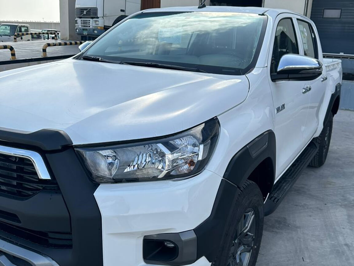 Toyota TOYOTA HILUX DC 2.4L 4X4 (DIESEL) A/T With Big Bumper MY2023 2 ...